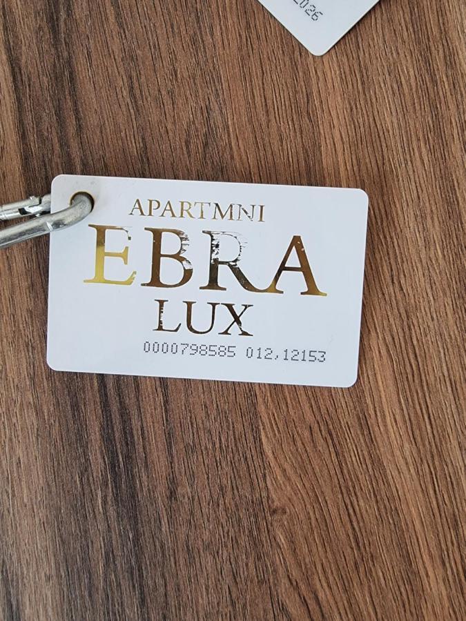 Ebra Lux Apartmani Dobra Voda Luaran gambar