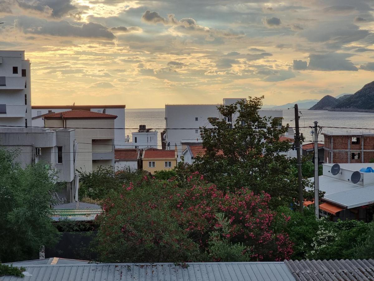 Ebra Lux Apartmani Dobra Voda Luaran gambar