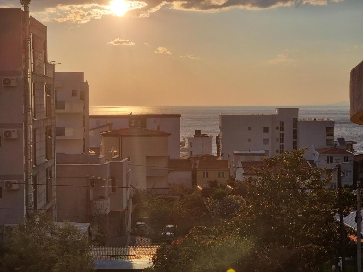 Ebra Lux Apartmani Dobra Voda Luaran gambar