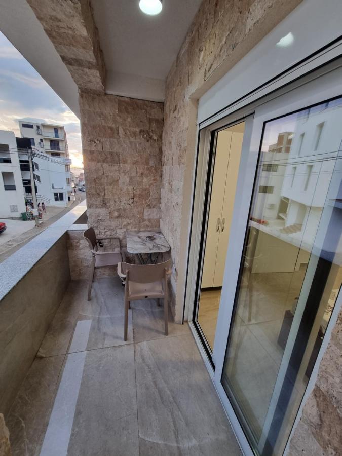 Ebra Lux Apartmani Dobra Voda Luaran gambar