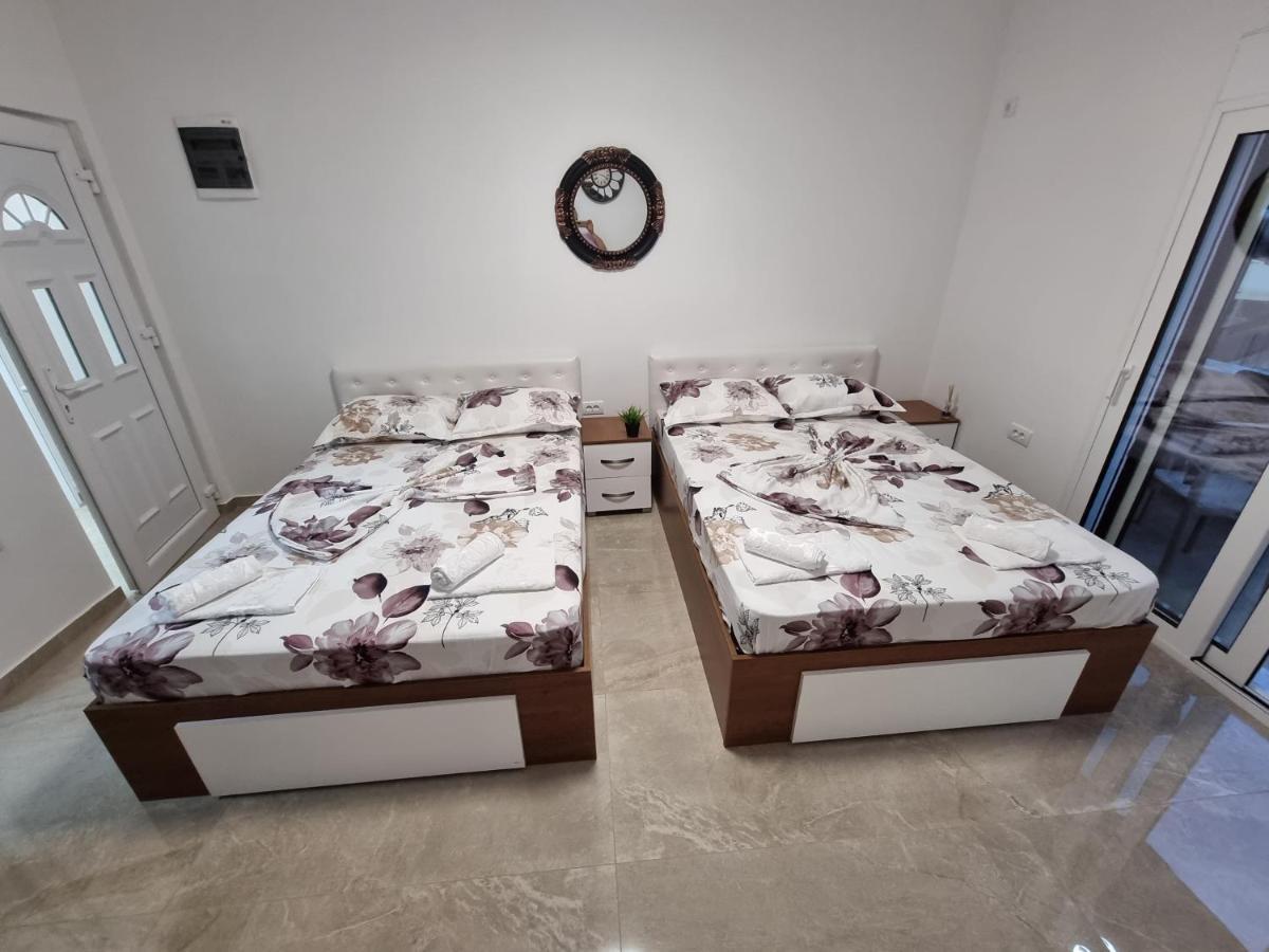 Ebra Lux Apartmani Dobra Voda Luaran gambar