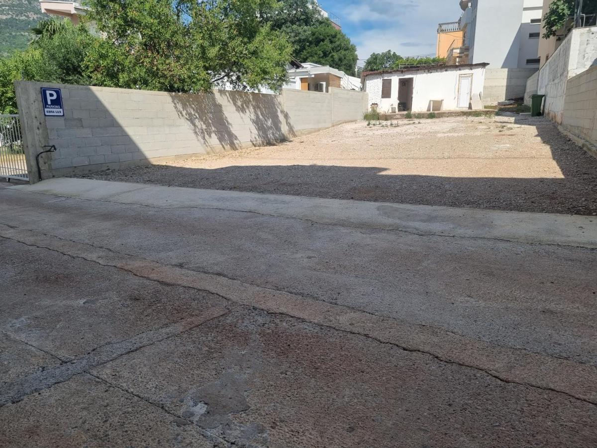 Ebra Lux Apartmani Dobra Voda Luaran gambar