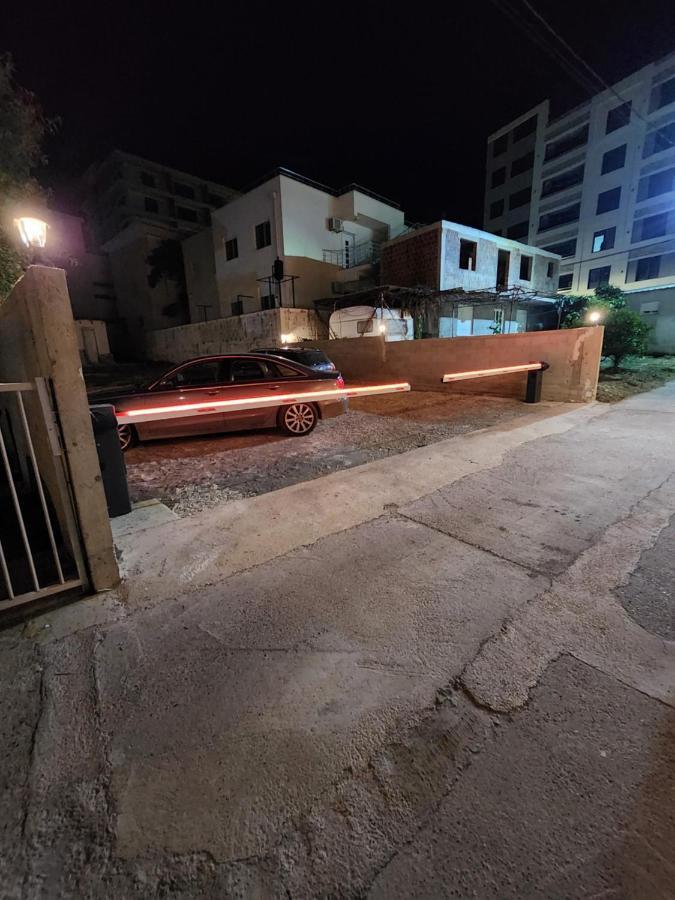 Ebra Lux Apartmani Dobra Voda Luaran gambar