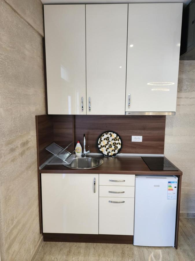 Ebra Lux Apartmani Dobra Voda Luaran gambar