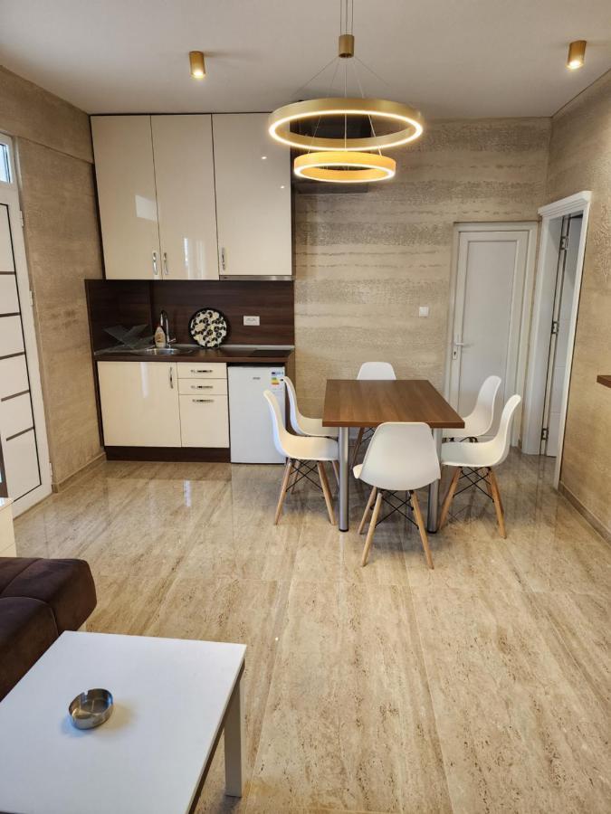 Ebra Lux Apartmani Dobra Voda Luaran gambar